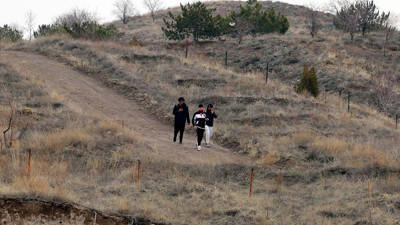 Piknik yapmak için çıktıkları dağda kayboldular