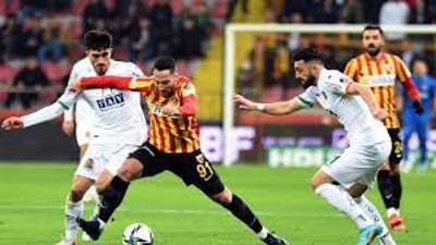Kayserispor, Alanyaspor'a vuruldu, Hikmet Karaman kırmızıyla şoke oldu