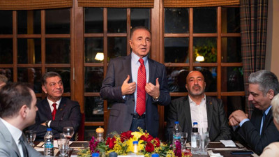 Galatasaray eski başkanı Ünal Aysal'dan başkanlık sinyali. Taraftarın merak ettiği soruyu yanıtladı