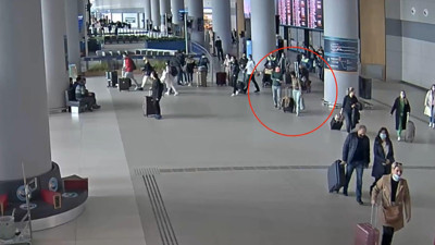 Havalimanında kadın yolcunun çantasından çıktı! Değeri 350 bin lira...