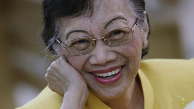 Elinin hamuruyla(!) koca bir diktatörlüğü deviren ev hanımı