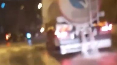 Tanker sıvıyı döke döke gitti ortalık birbirine girdi