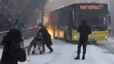 İstanbul’da korku dolu anlar. Yolcular izlerken ‘güm’ diye patladı