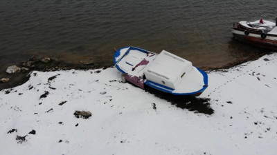 Terkos Gölü'nde kartpostallık kar manzarası