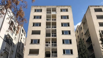 Hurda toplarken asansörün altında kaldı