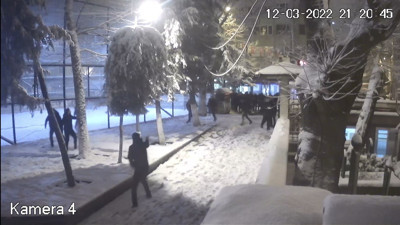 İstanbul'da iki grup arasında başlayan kartopu savaşı silahlı kavgaya dönüştü: 6 yaralı