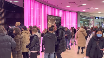 Rusya’da panik başladı. Saatlerce kuyrukta beklediler