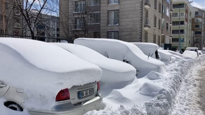 Bitlis’te kar 8 metreyi geçti