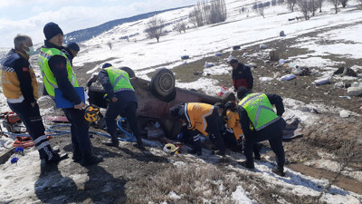 Otomobil takla attı! Sürücü öldü, eşi yaralı