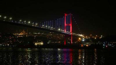 Rusya’dan gelen tonlarca ayçiçeği yağı yüklü ikinci gemi İstanbul Boğazı'ndan geçti