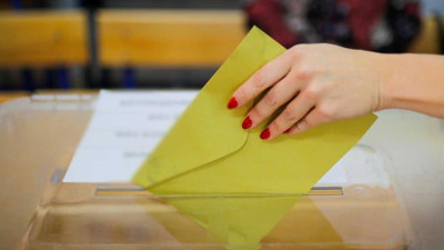 AKP ve MHP, Seçim Kanunu Teklifini Meclis'e sundu: Seçim barajının yüzde 7'ye indirilmesini teklif ediyoruz