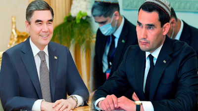 Türkmenistan'da babadan oğula seçim. Ülkeyi 15 yıldır yöneten Berdimuhamedov yerini oğluna bıraktı