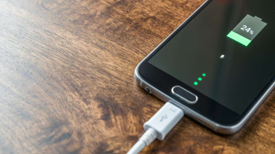 Hızlı şarj olan telefon isteyenler buraya! İşte o dev telefon listesi...