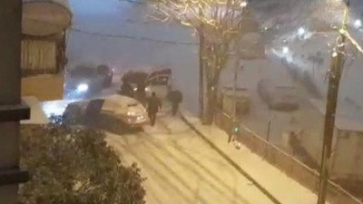 İstanbul'da korku dolu anlar. Otomobil çocuk parkına uçtu