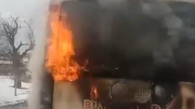 Özel halk otobüsü alev topuna döndü