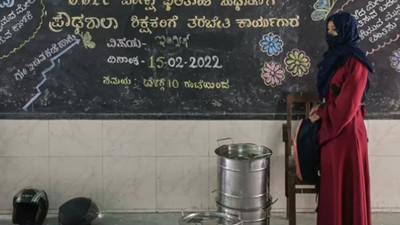 Avrupa'dan sonra türbana bir yasak kararı da Asya'dan geldi