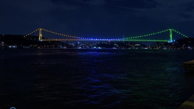 FSM Köprüsü İrlanda Milli Günü için ışıklandırıldı (18 Mart 2022)