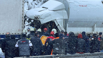 Anadolu Otoyolu'nda zincirleme kaza: Ulaşım durdu