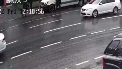 Emekli polis, aracı kurşun yağmuruna tuttu. 700 bin TL’sini çaldırdı çılgına döndü