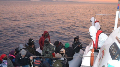 Yunanlıları itti Türk Sahil Güvenlik 60 göçmeni kurtardı