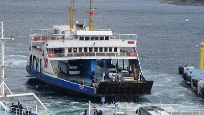Bozcaada ve Gökçeada feribot seferlerine 'fırtına' engeli
