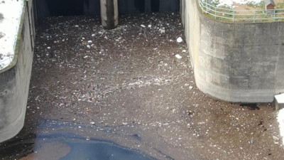 Sular yükseldi Alibeyköy barajı çöplerle doldu