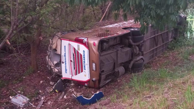 Kolombiya'da otobüs uçuruma yuvarlandı. 5 kişi öldü