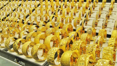 Kuyumcular bankacılığa soyunuyor