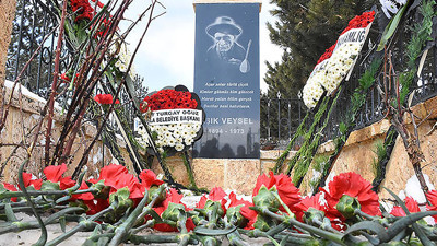 Aşık Veysel, vefatının 49'uncu yılında mezarı başında anıldı