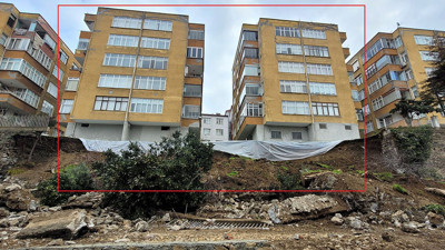 Heyelan sonrası boşaltılan sitede naylonlu önlem