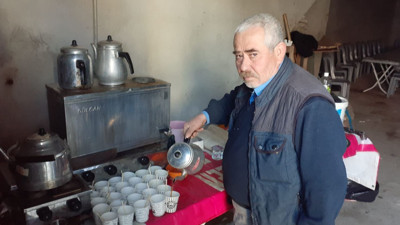 Çaycıların büyük isyanı. Dışarıda çay içebiliyorsanız zenginsiniz iki şeker atıyorsanız daha zenginsiniz