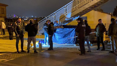 Göğsünden bıçaklayıp ölüme terk ettiler