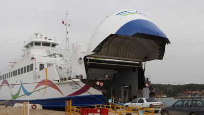 Gökçeada'ya feribot seferlerine hava engeli