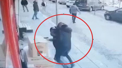 Cadde ortasında silahla kovaladı