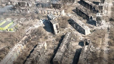 Ruslar Almanların kendilerine yaptıklarını Ukraynalılara yaptı. Hem havadan hem de yerden çekimlerde inanılmaz görüntüler ortaya çıktı