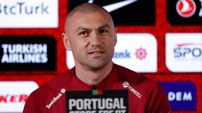 Burak Yılmaz: Ronaldo'ya saygımız büyük ama!