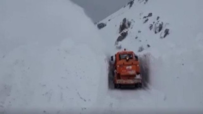 Ardahan-Şavşat kara yoluna çığ düştü