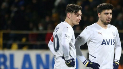 Fenerbahçe'de Mesut Özil ve Ozan Tufan’ın kadro dışı bırakılma nedeni ortaya çıktı