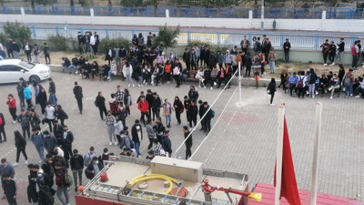 Sigara okul boşalttırdı