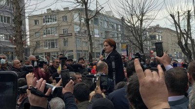 Meral Akşener: Yandaşların cebine para girsin diye şeker fabrikalarını da sattılar