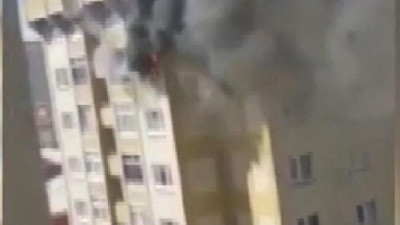 Ocakta unutulan yemek evi yaktı