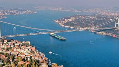 Yeni Akit yazarının Montrö öfkesi! Hangi AKP'lilere ateş püskürdü