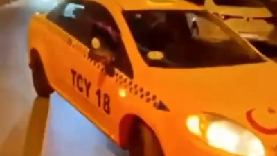 İstanbul’da vatandaş binecek taksi bulamıyor. Taksici ise driftte
