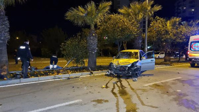 Adana'da turunç toplayan kadınlara otomobil çarptı: 3 ölü