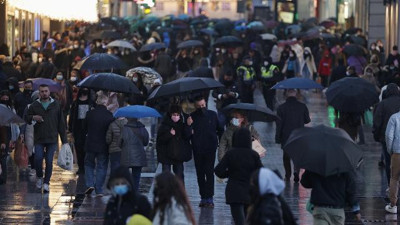 İspanya'da enerji fiyatlarında artış gerekçesiyle işçi çıkarmayı yasakladı