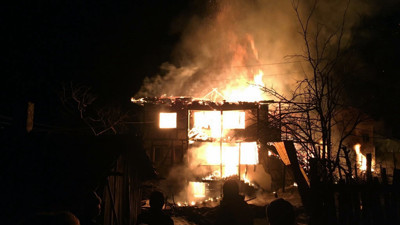 Ahşap ev cayır cayır yandı
