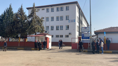 Öğrencilerin tartışması, veliler karışınca silahlı kavgaya dönüştü