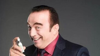 Tepkiler çığ gibi olunca fıs fıs İsmail tornistan yaptı. Kadınlar tayt giymesin ve Metroda öpüşürsen ben devreye girerim demişti. Dikkat et de karaya oturma İsmail