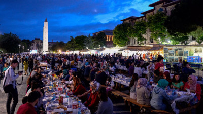 İBB'ye şimdi de Sultanahmet Meydanı yasaklandı