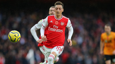 Mesut Özil İngiltere'ye geri dönebilir. Hem de tanıdık bir takıma!
